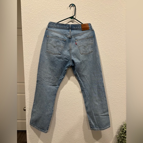 Levis 501 Jeans Womens Blue 90s Straight Button Fly High Rise Light Wash Y2k mom - Picture 2 of 4